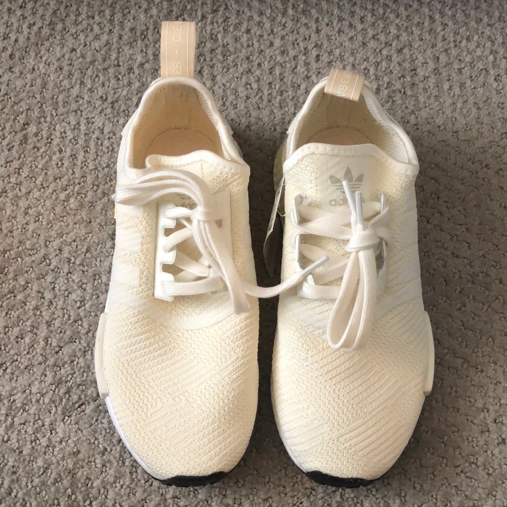 Never been worn adidas!!! Side 7